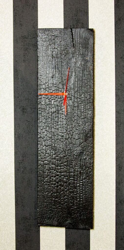 Clock Charred Wood - Reference CCW4